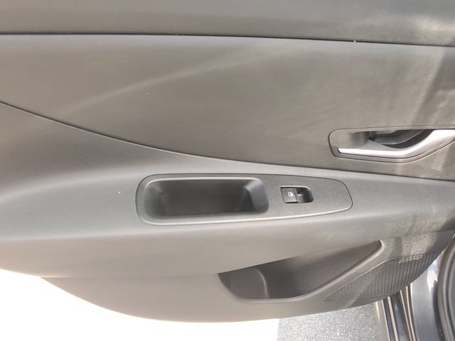 Used 2022 Hyundai Elantra SEL w/ Preferred Accessory Package FWD image 15