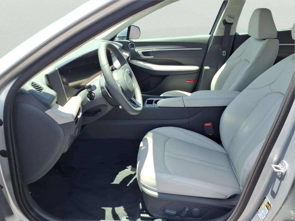 New 2026 Hyundai Sonata Limited FWD image 9