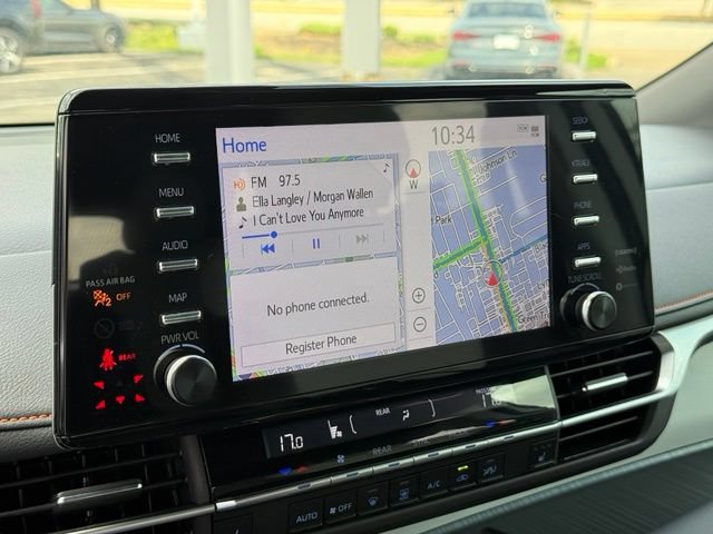Used 2024 Toyota Sienna XSE FWD image 27