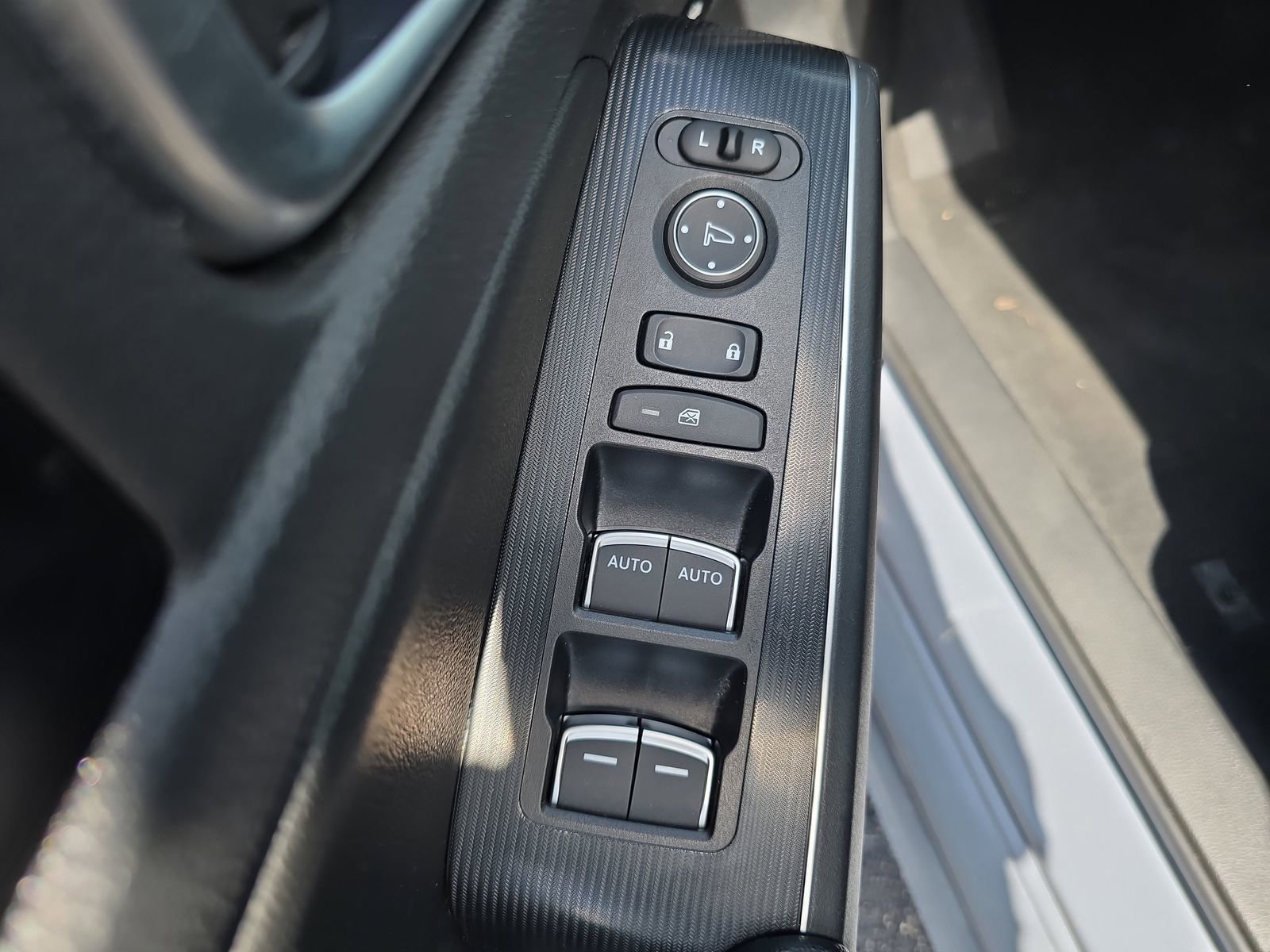 Used 2024 Honda Civic Touring image 14