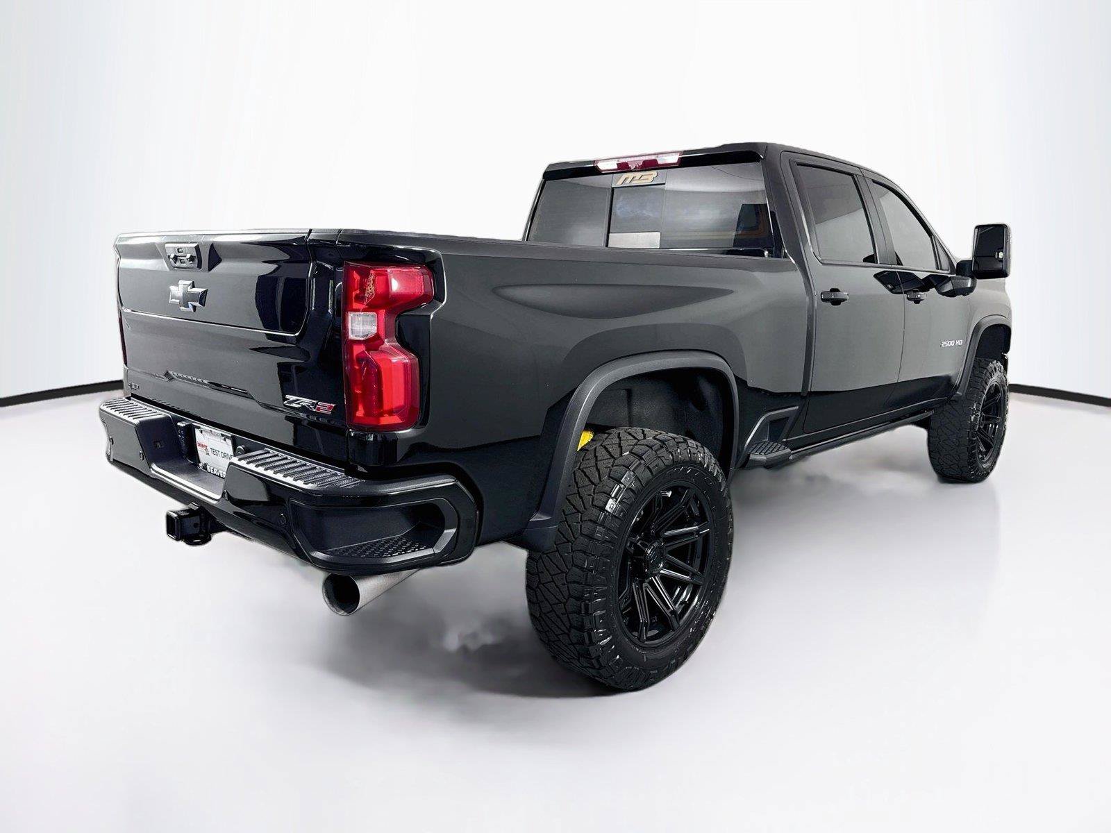 Used 2024 Chevrolet Silverado 2500 ZR2 w/ Technology Package AWD/4WD image 2