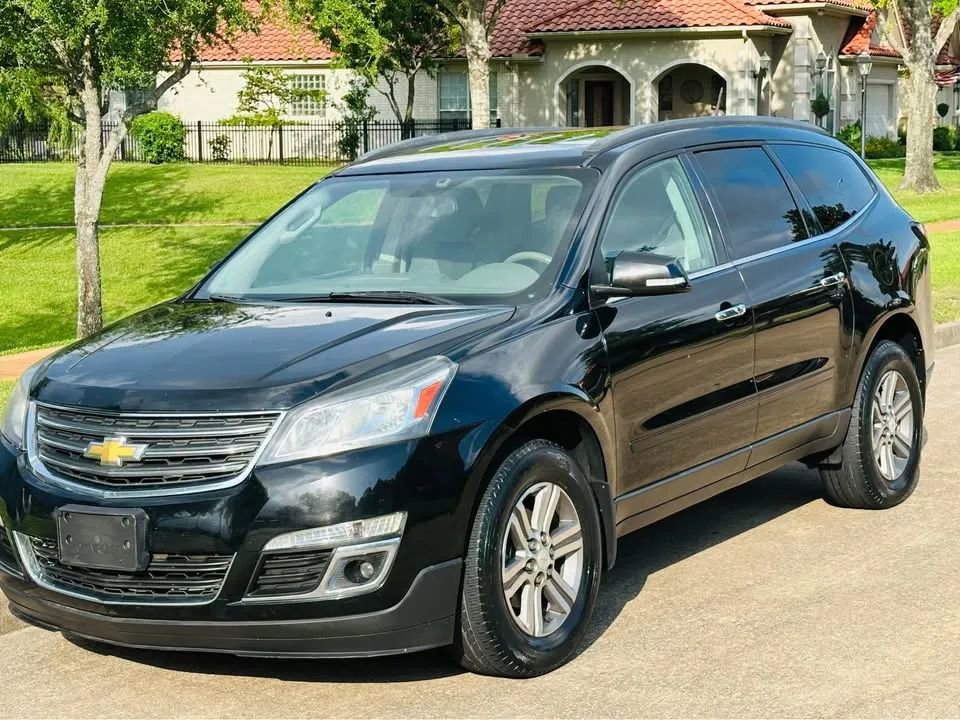 Used 2017 Chevrolet Traverse LT