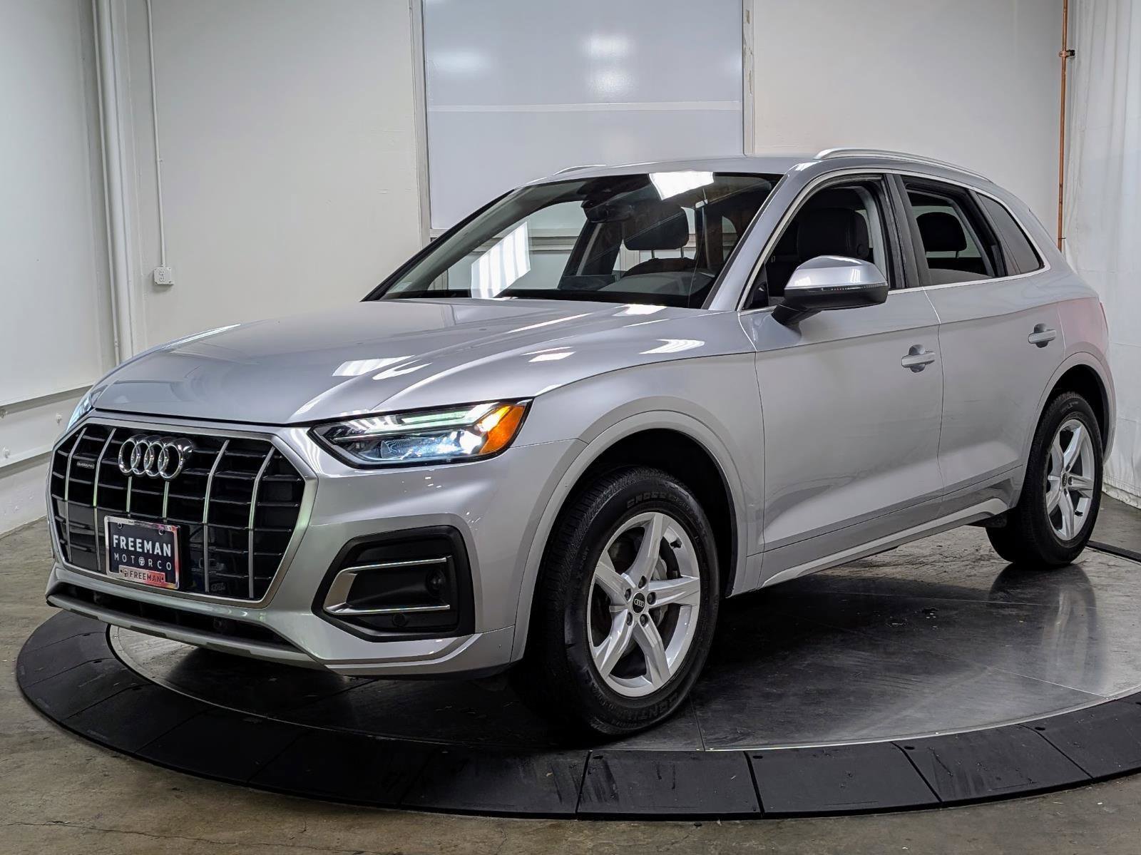 Used 2023 Audi Q5 2.0T Premium w/ Convenience Package image 4