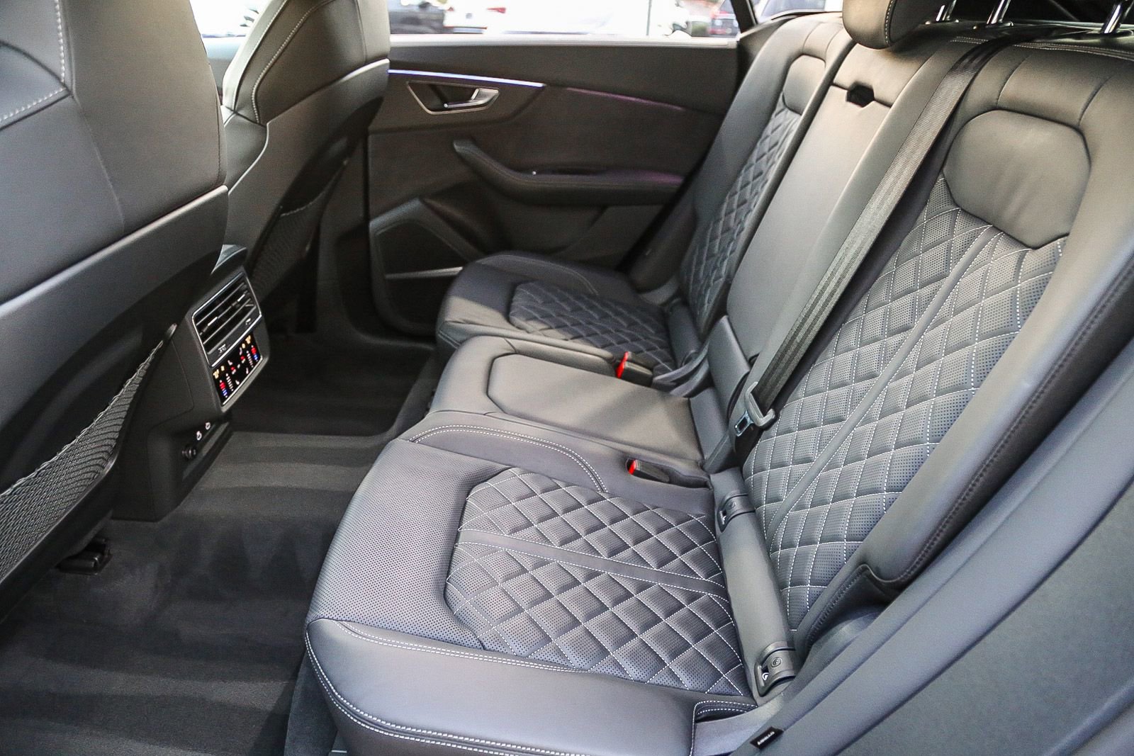 Used 2025 Audi SQ8 Premium Plus image 18