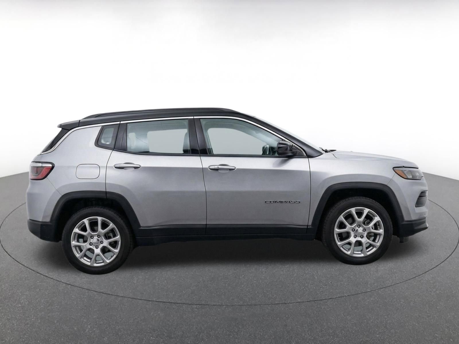 Used 2025 Jeep Compass Limited AWD/4WD image 14