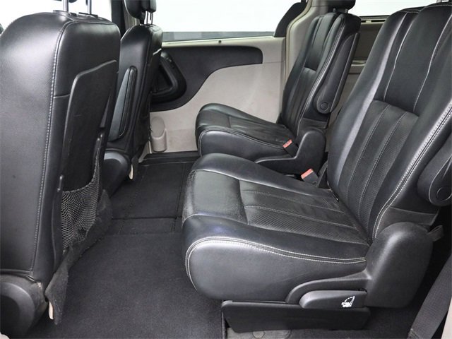 Used 2011 Chrysler Town & Country Touring-L w/ Entertainment Group #2 image 22