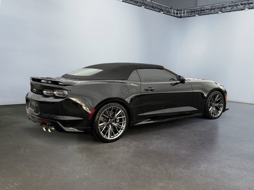 Used 2022 Chevrolet Camaro ZL1 image 3