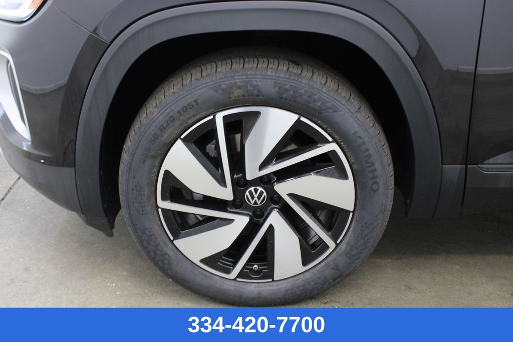 Certified 2025 Volkswagen Atlas SE image 27