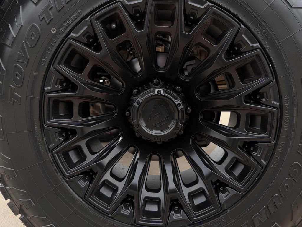 Used 2024 Ford F250 Lariat w/ Sport Appearance Package image 9