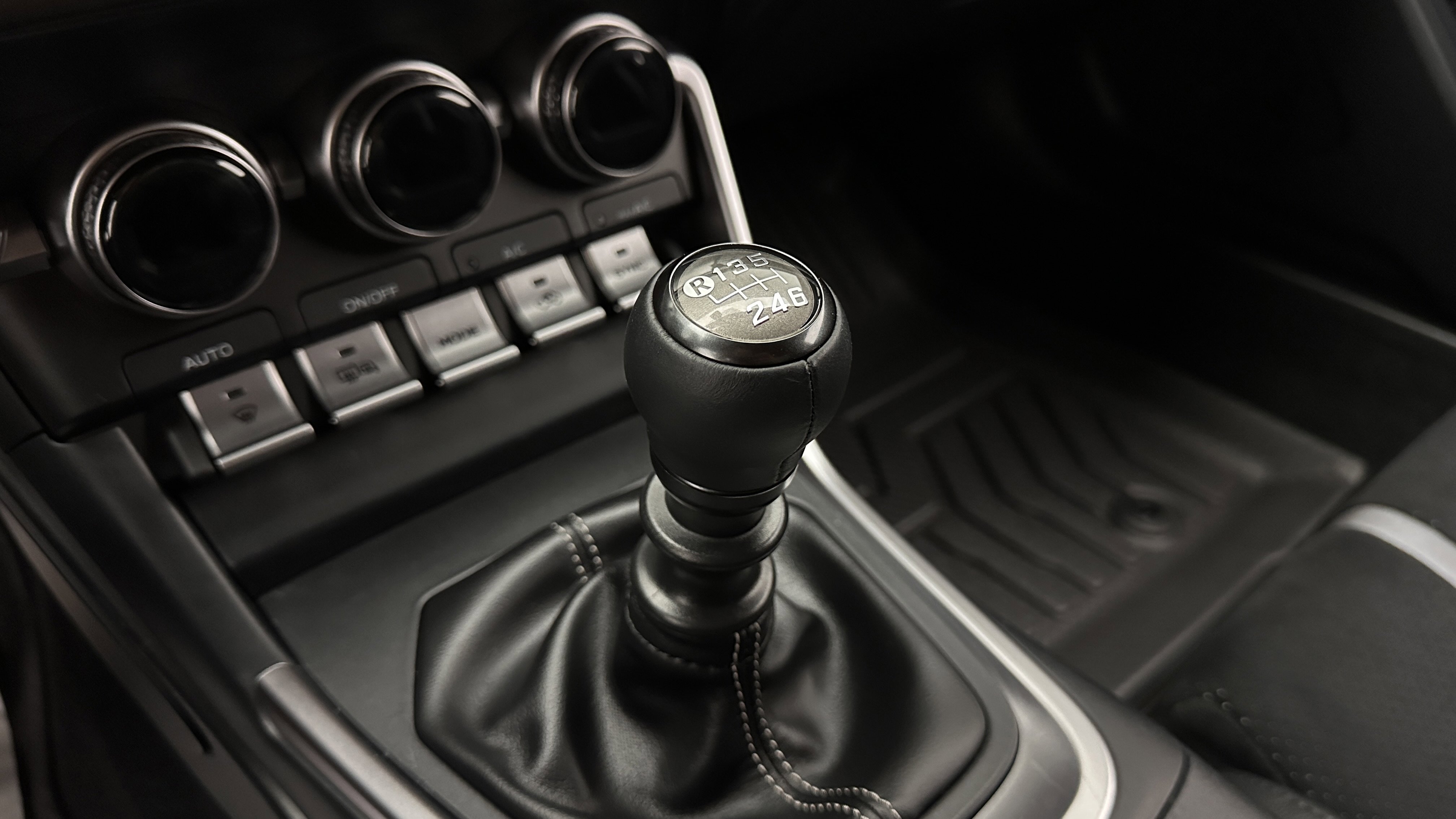 Used 2025 Toyota GR86 Premium image 17