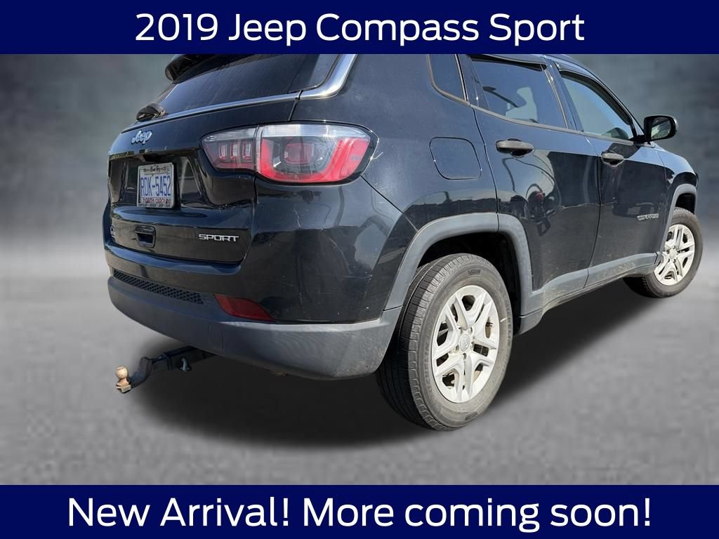 Used 2019 Jeep Compass Sport FWD image 4