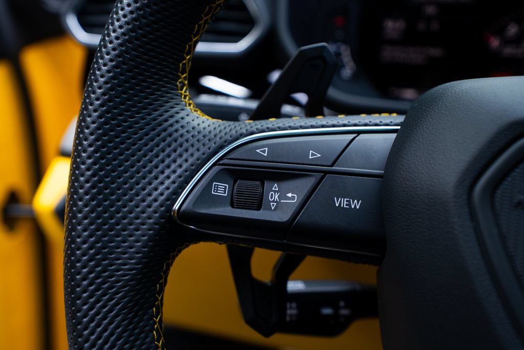 Used 2022 Lamborghini Urus AWD/4WD image 44