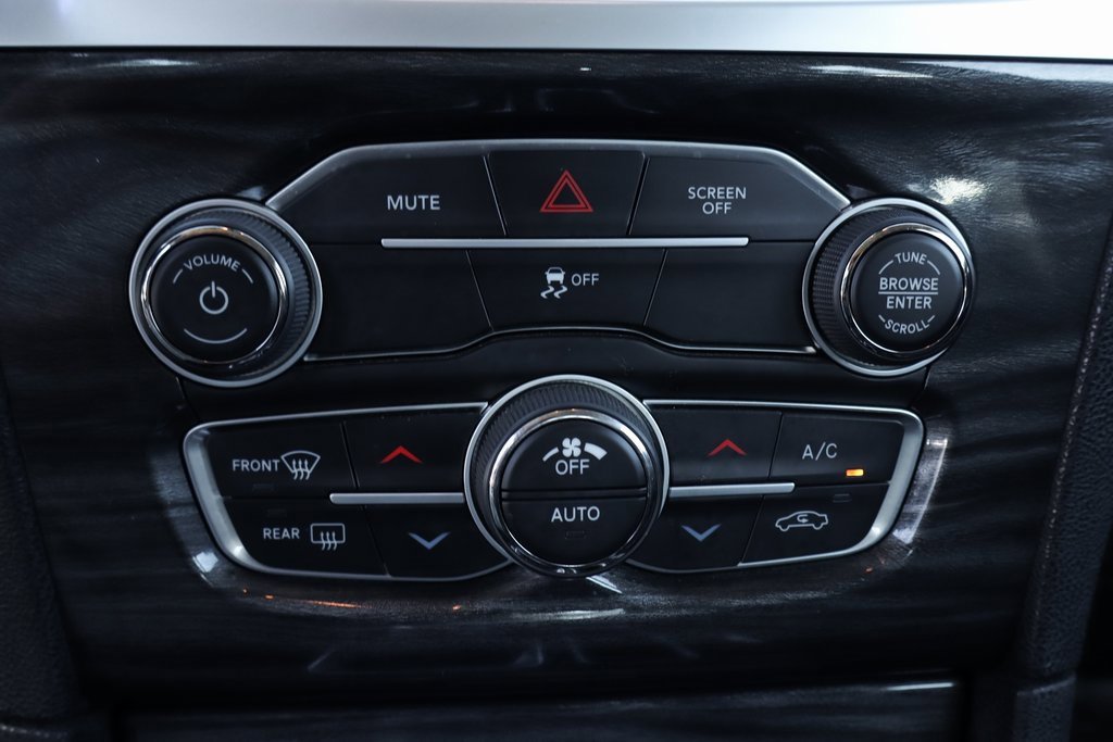 Used 2022 Chrysler 300 Touring image 34
