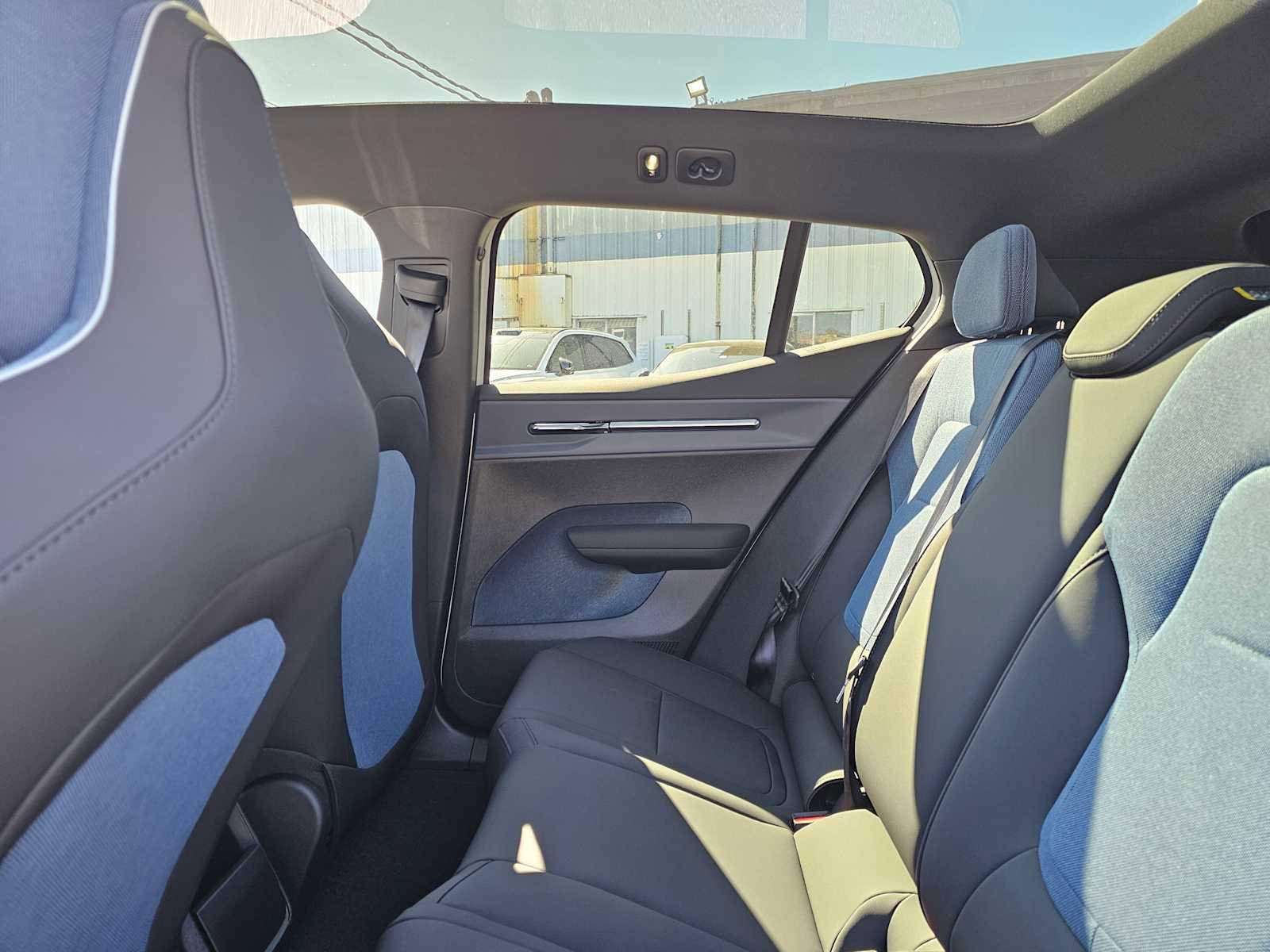 New 2026 Volvo EX30 Plus w/ Climate Package image 18