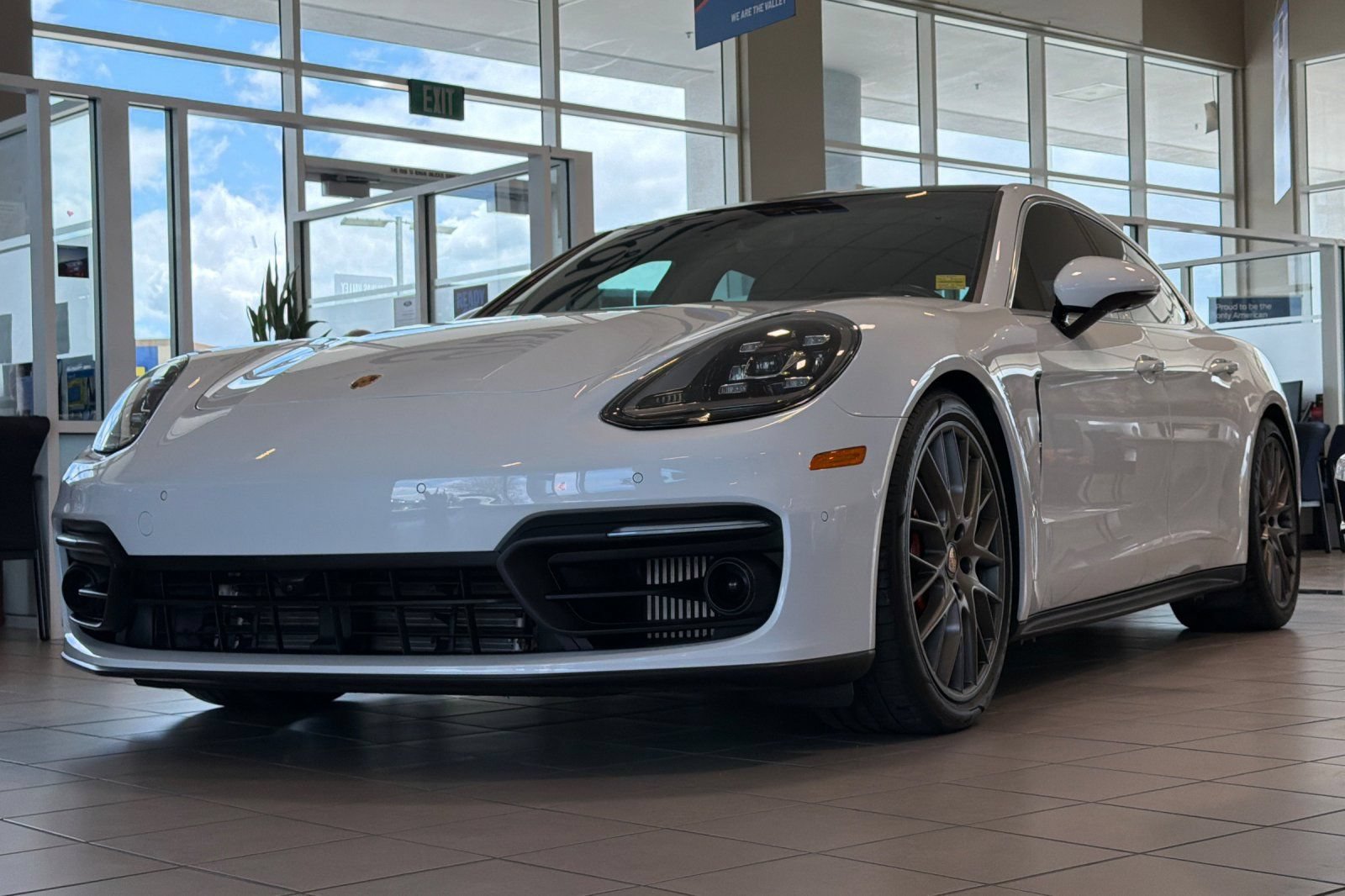 Used 2021 Porsche Panamera 4S AWD/4WD image 8