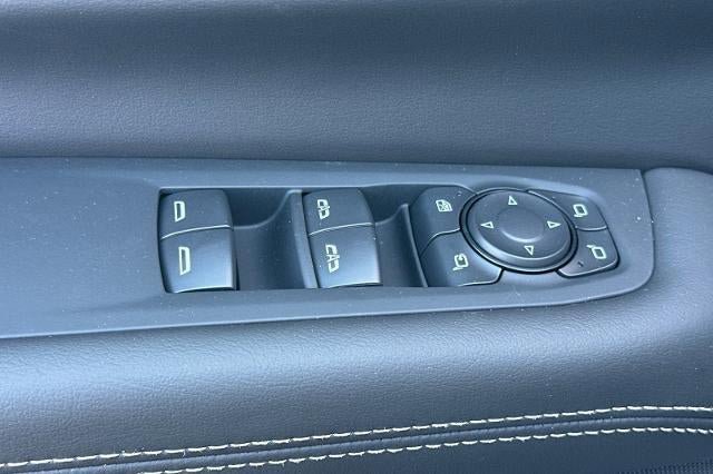 New 2025 GMC Yukon XL Elevation AWD/4WD image 11
