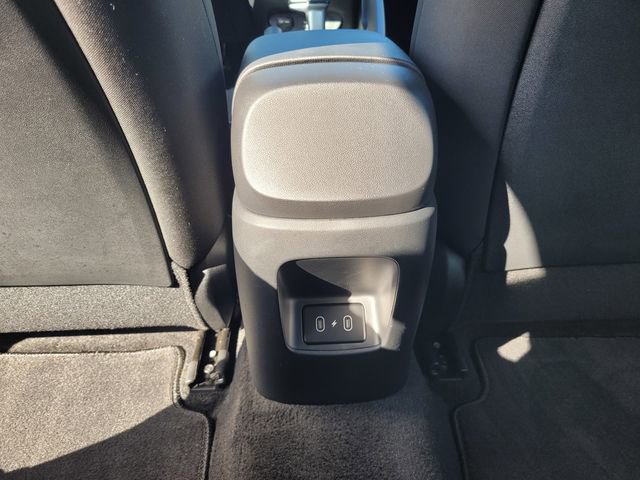 Used 2025 Hyundai Elantra SE FWD image 17