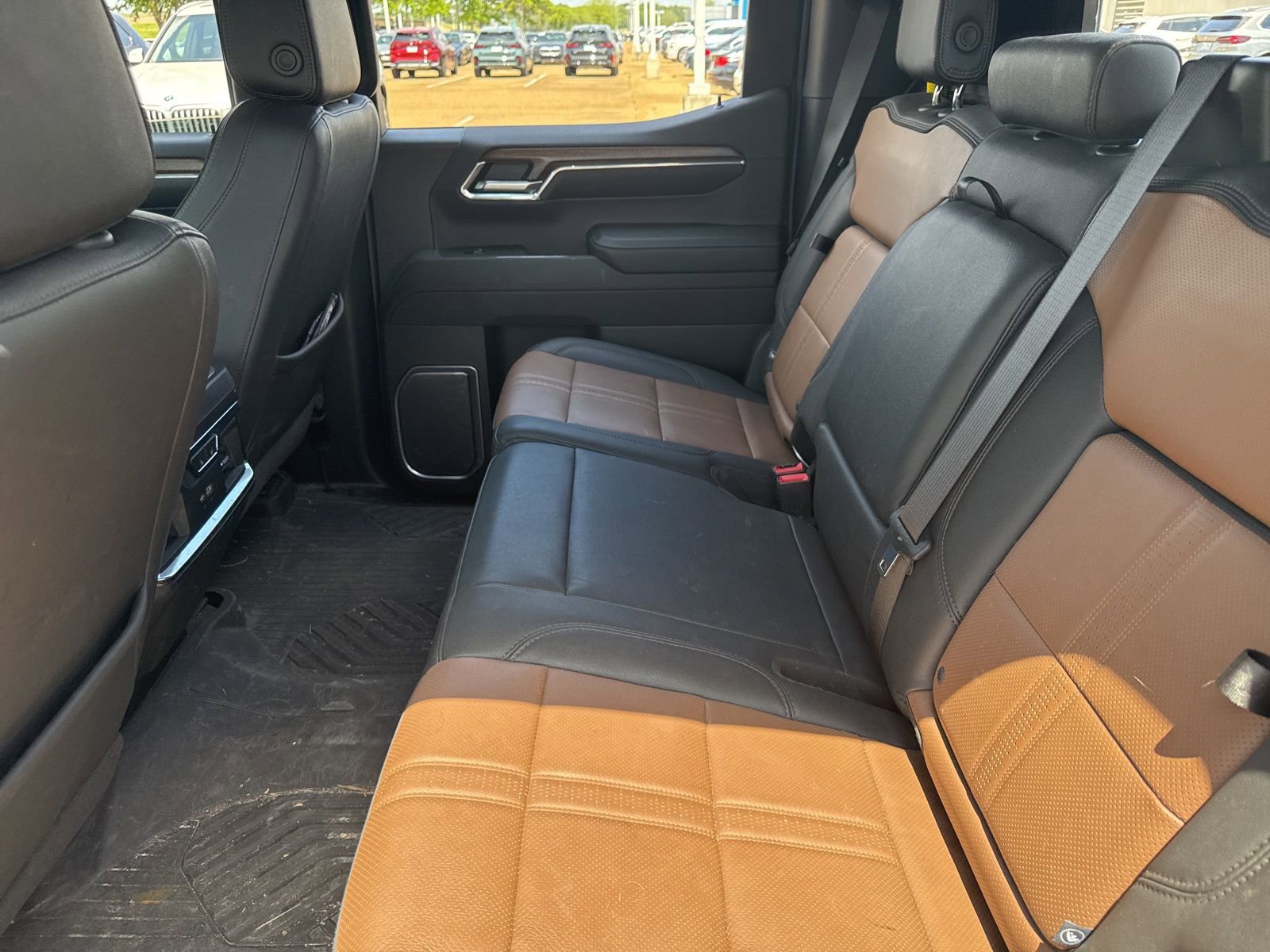 Used 2023 Chevrolet Silverado 1500 High Country w/ Technology Package AWD/4WD image 11