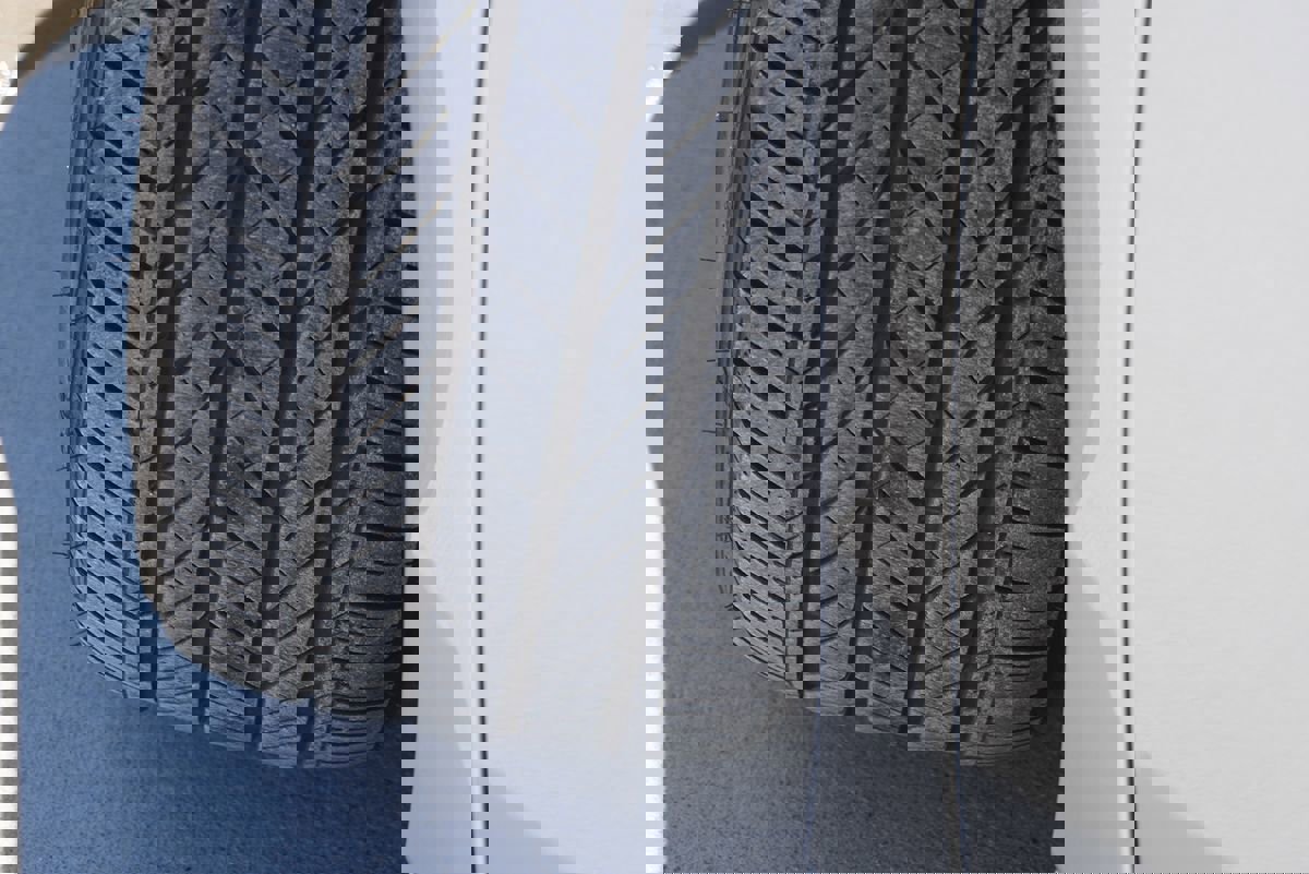 Used 2025 Lexus ES 300h w/ Premium Package FWD image 3