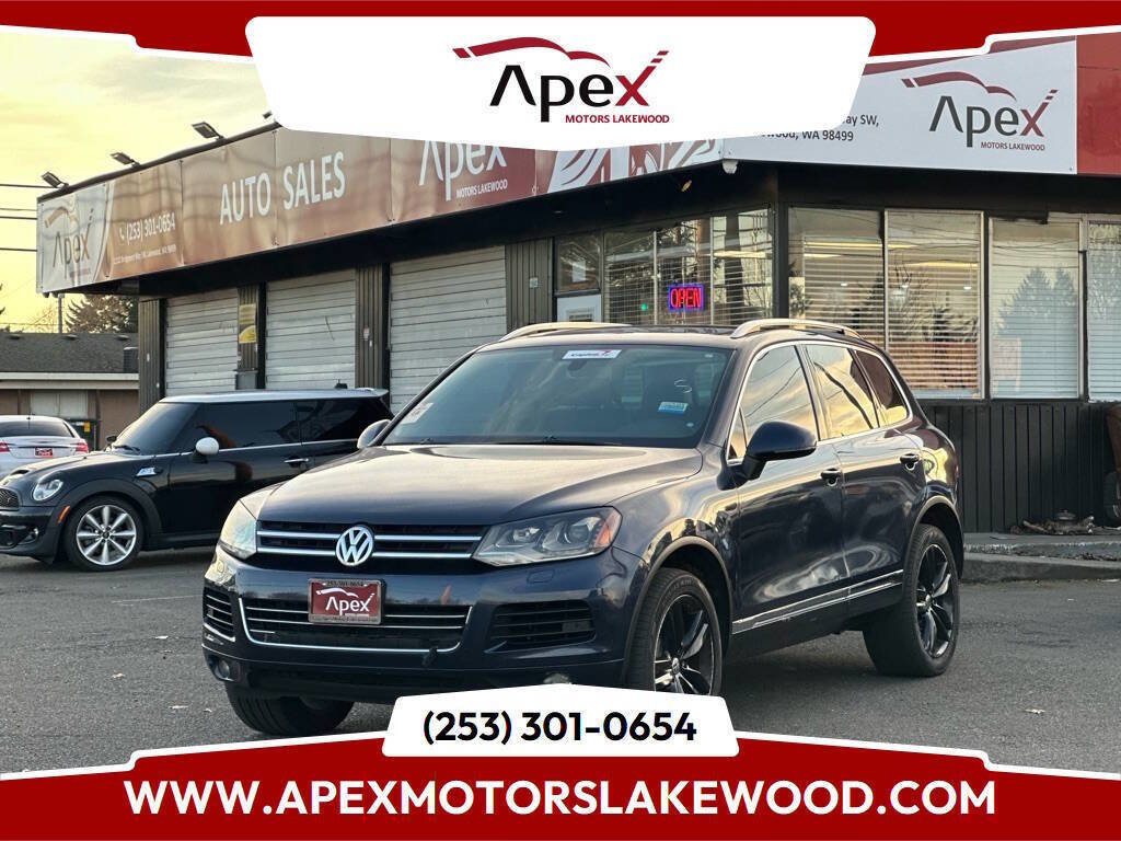 Used 2013 Volkswagen Touareg Sport image 1