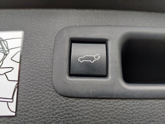Used 2023 Toyota Highlander Limited FWD image 42