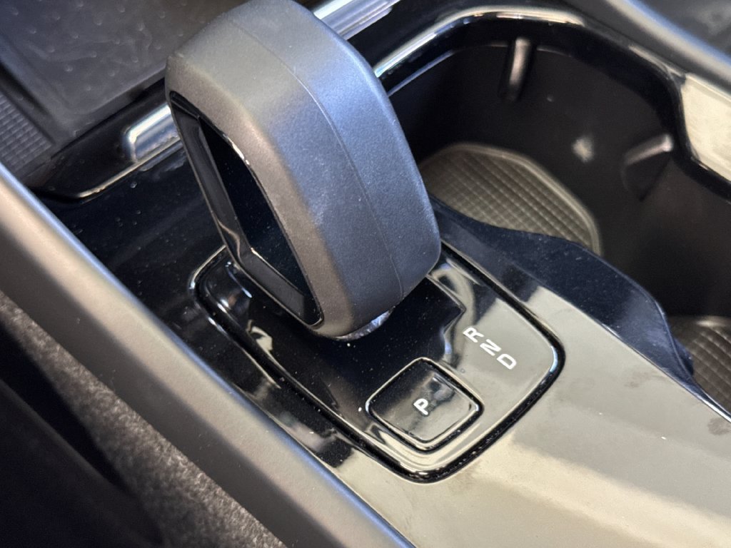 Certified 2023 Volvo XC40 Recharge Core w/ Protection Package Premier AWD/4WD image 21