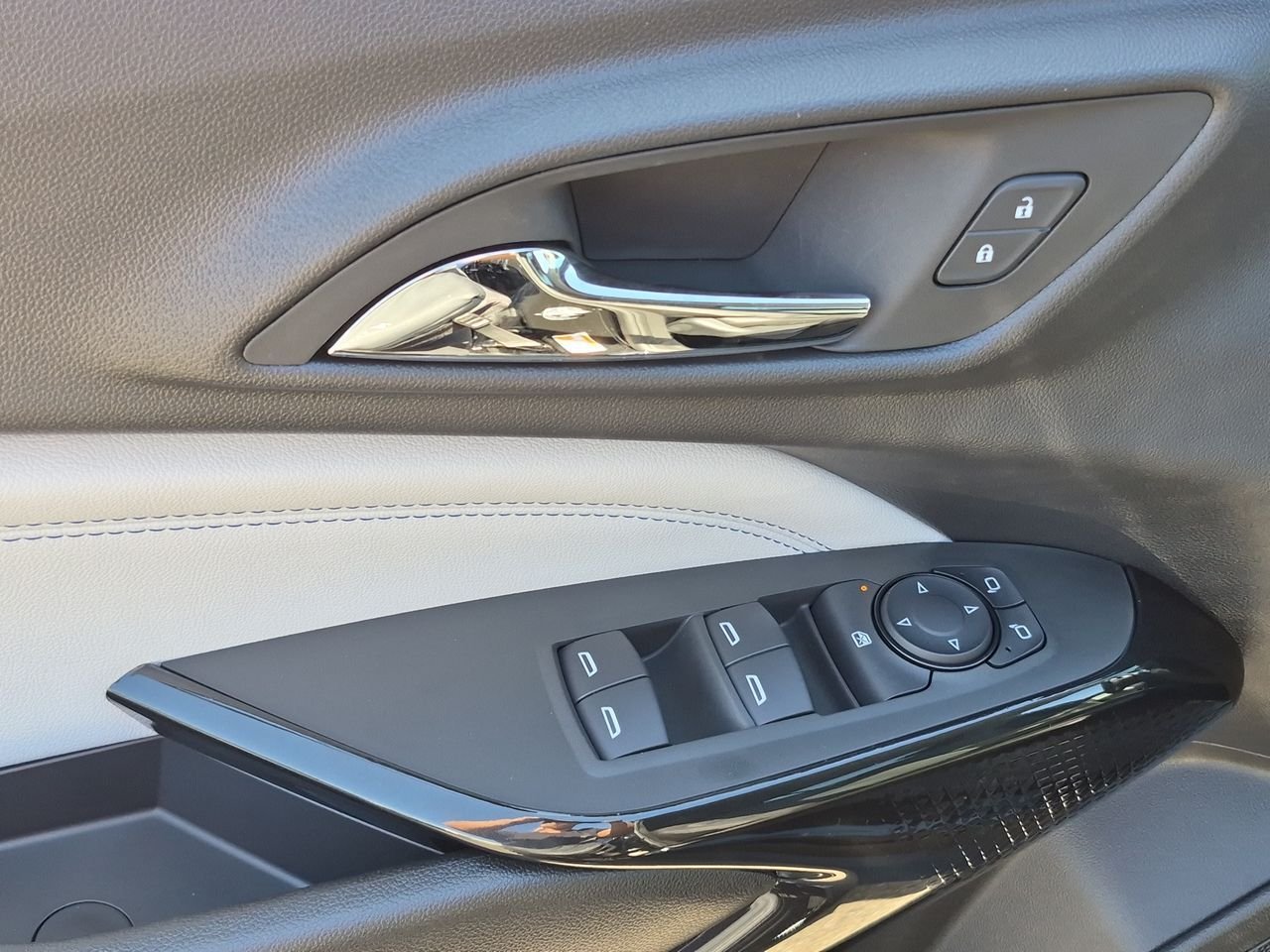 New 2026 Chevrolet Trax LT w/ Driver Confidence Package FWD image 23