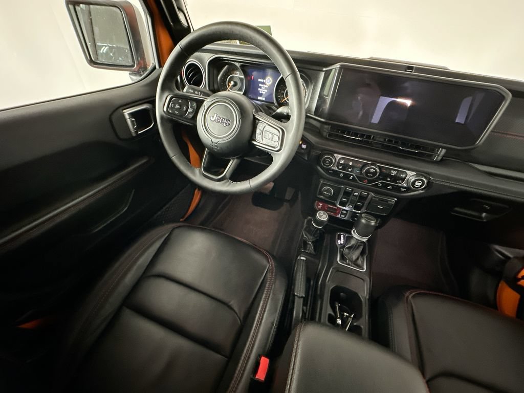 Used 2025 Jeep Gladiator Rubicon AWD/4WD image 9