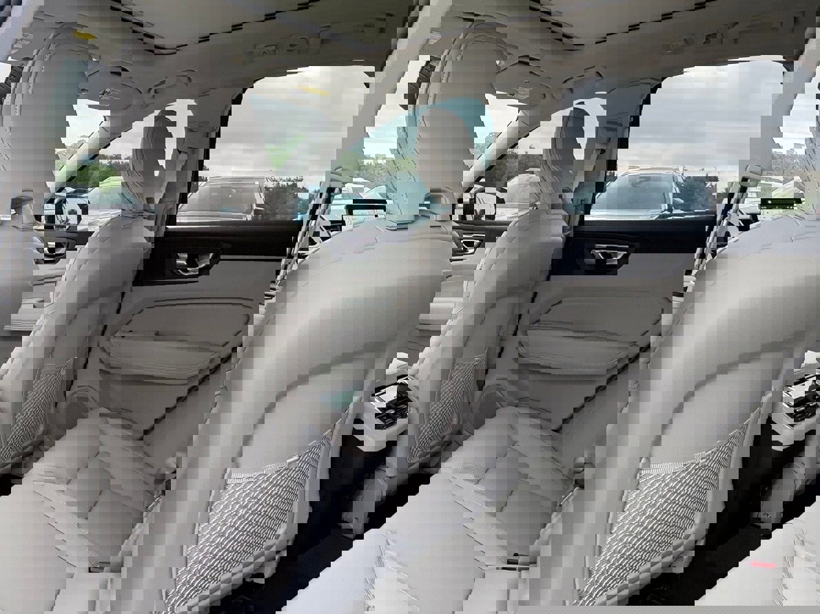 New 2026 Volvo XC60 B5 Ultra w/ Protection Package Premier image 22