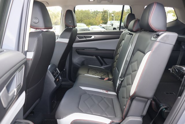 New 2026 Volkswagen Atlas Peak Edition image 13