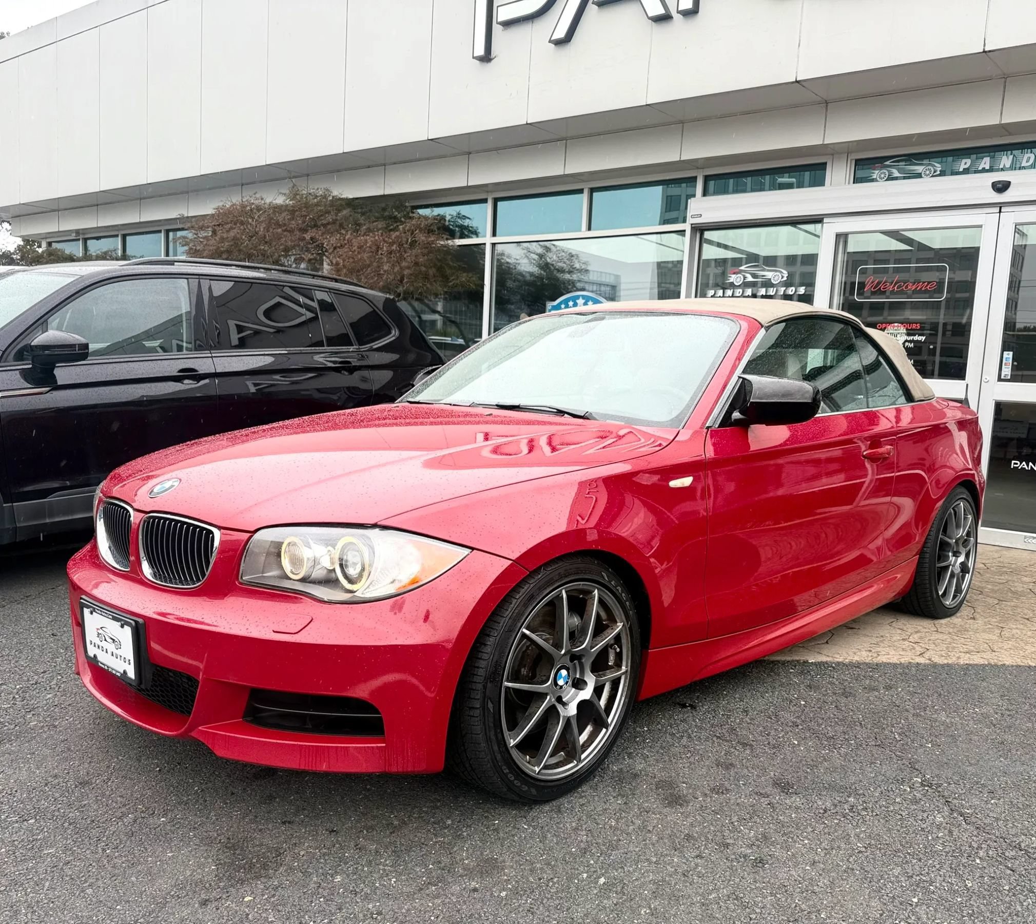 Used 2011 BMW 135i Convertible RWD image 3
