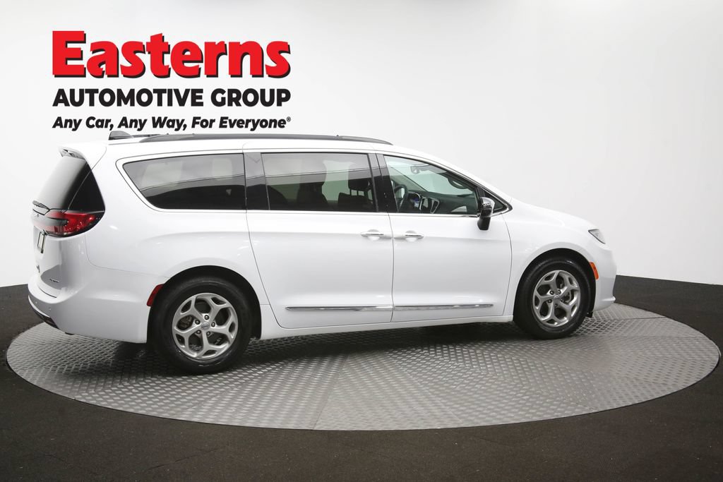 Used 2023 Chrysler Pacifica Limited FWD image 46