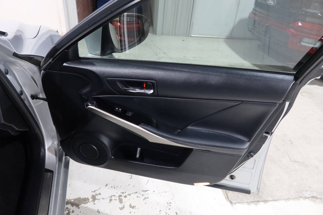 Used 2016 Lexus IS 300 AWD w/ Navigation System Package image 30