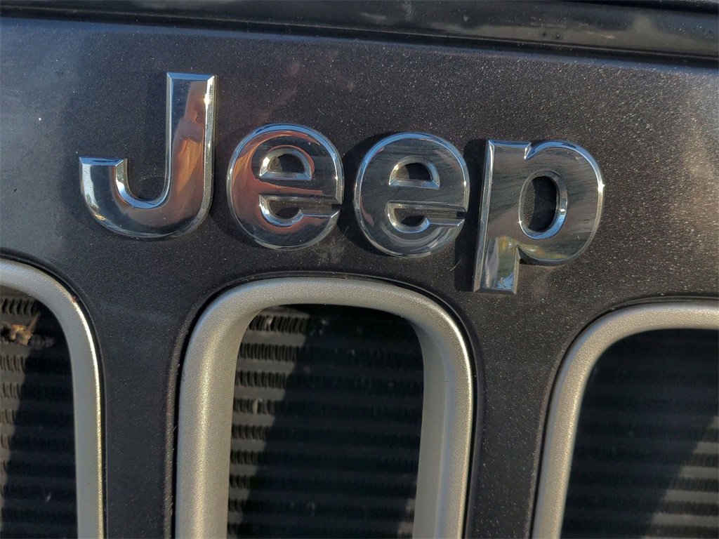 Used 2018 Jeep Wrangler Unlimited Sahara w/ Dual Top Group image 7