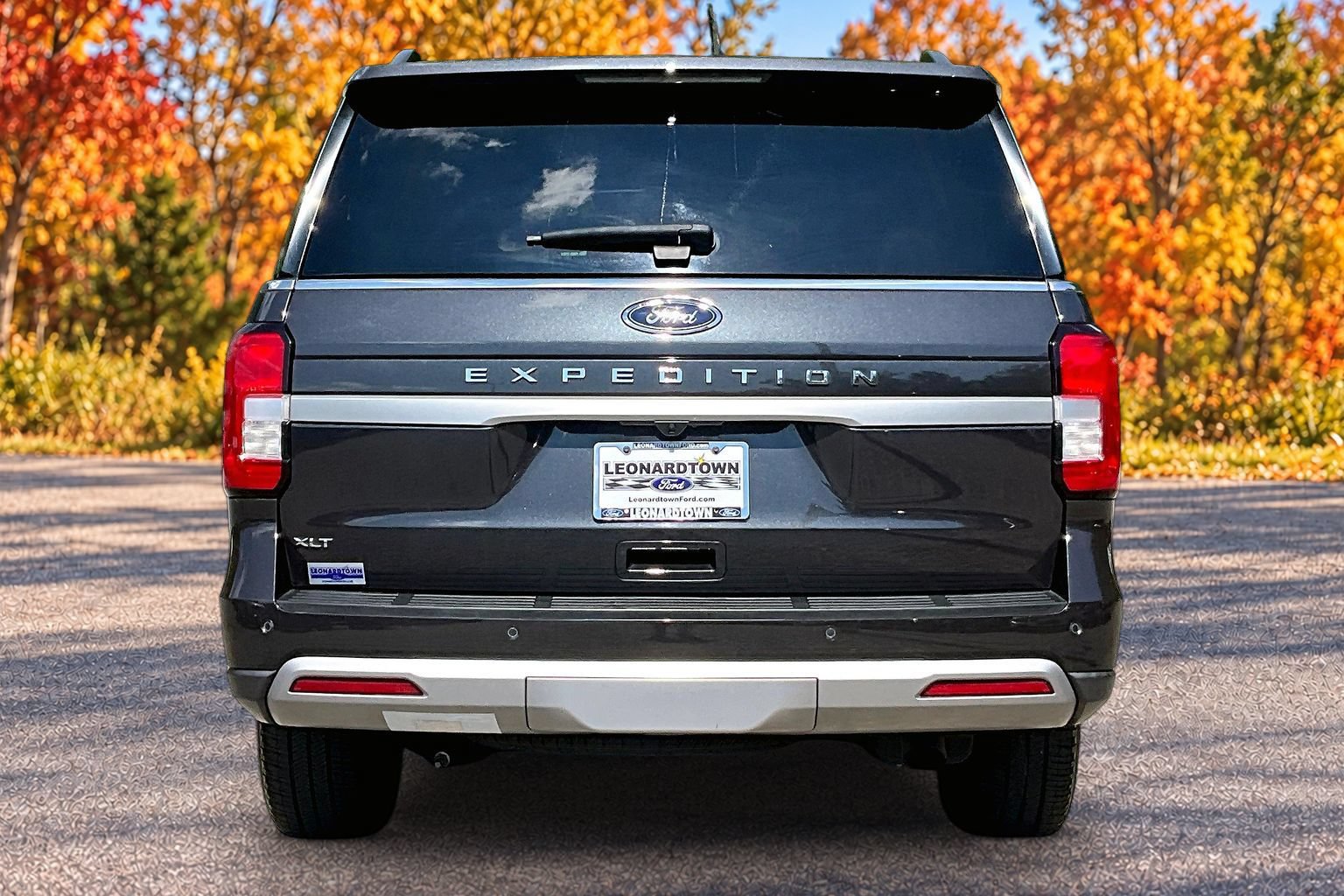 Certified 2024 Ford Expedition XLT AWD/4WD image 5