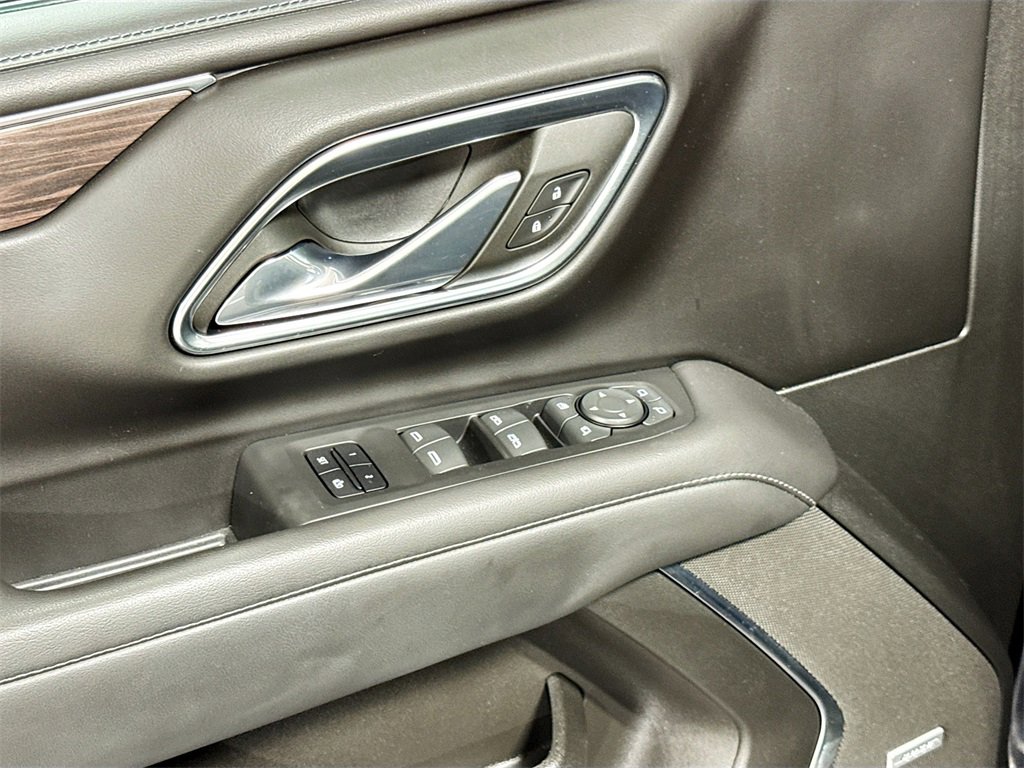 Used 2023 Chevrolet Suburban Z71 image 28