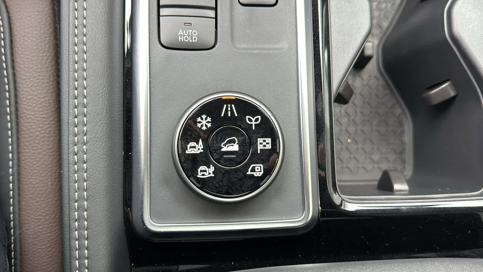 New 2025 Nissan Pathfinder Platinum w/ Cargo Package image 25