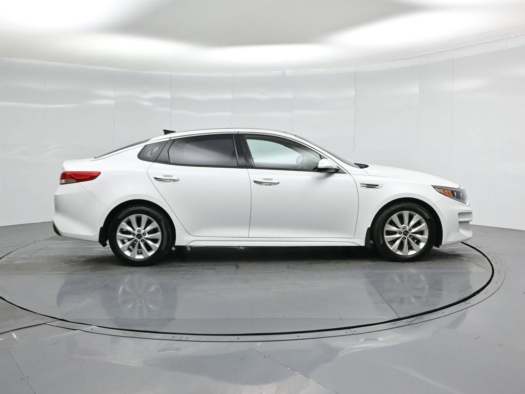 Used 2016 Kia Optima EX w/ Premium Package image 23