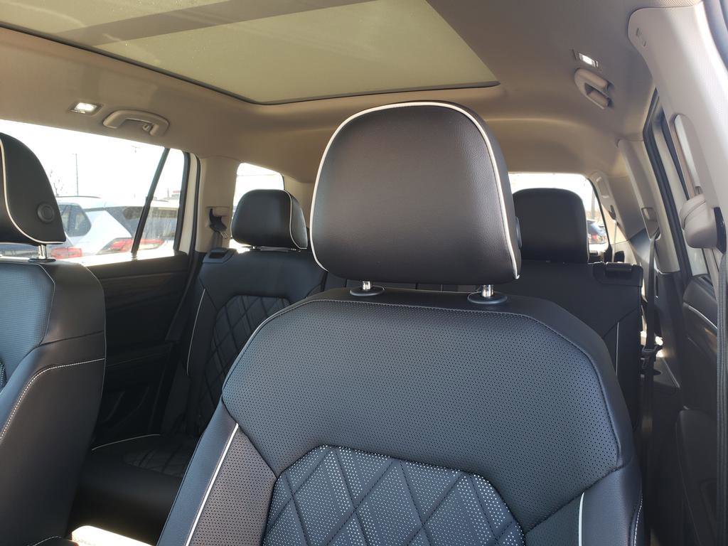 Used 2024 Volkswagen Atlas SEL Premium R-Line image 29