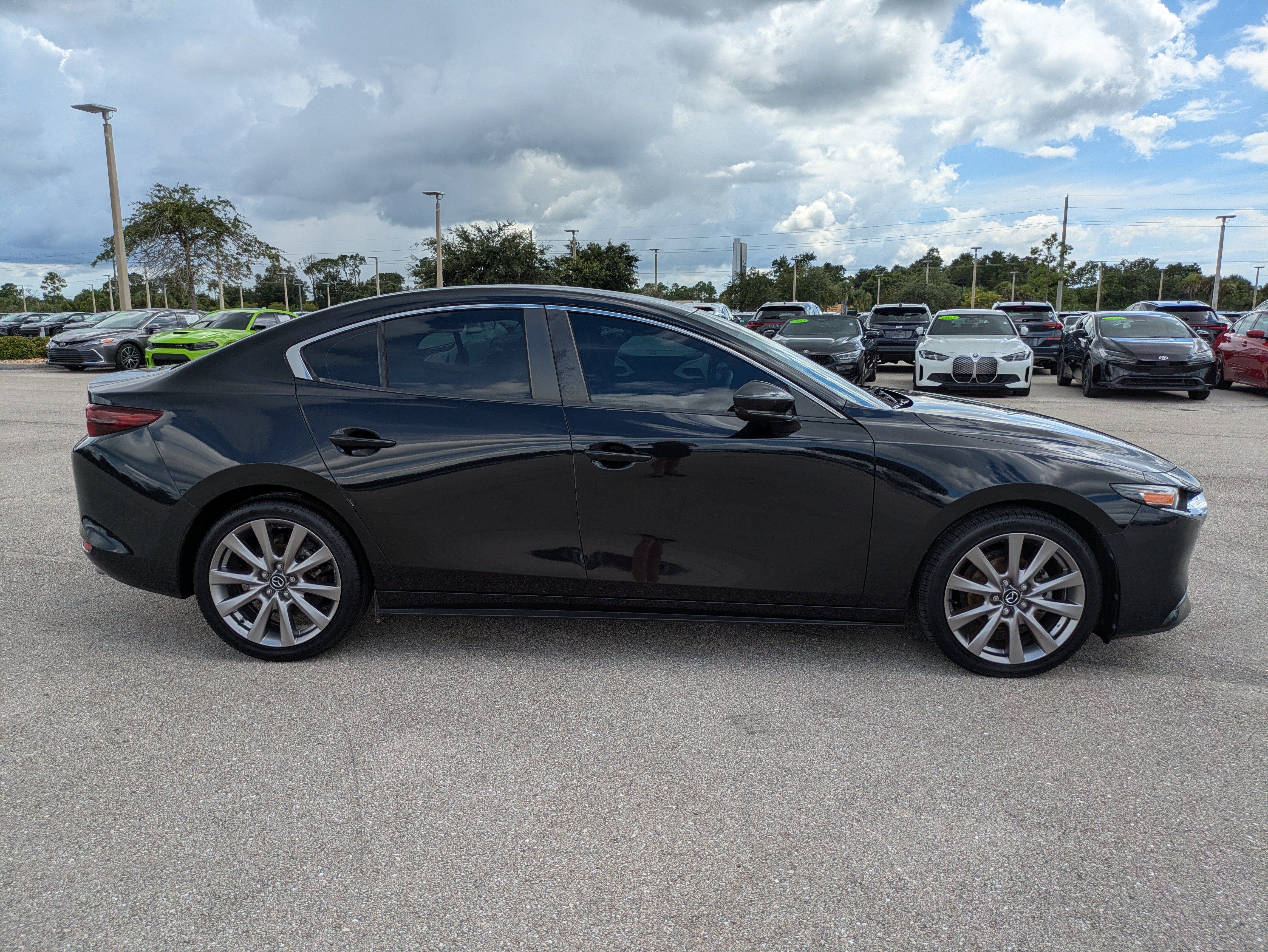 Used 2020 MAZDA MAZDA3 Sedan w/ Select Package FWD image 3