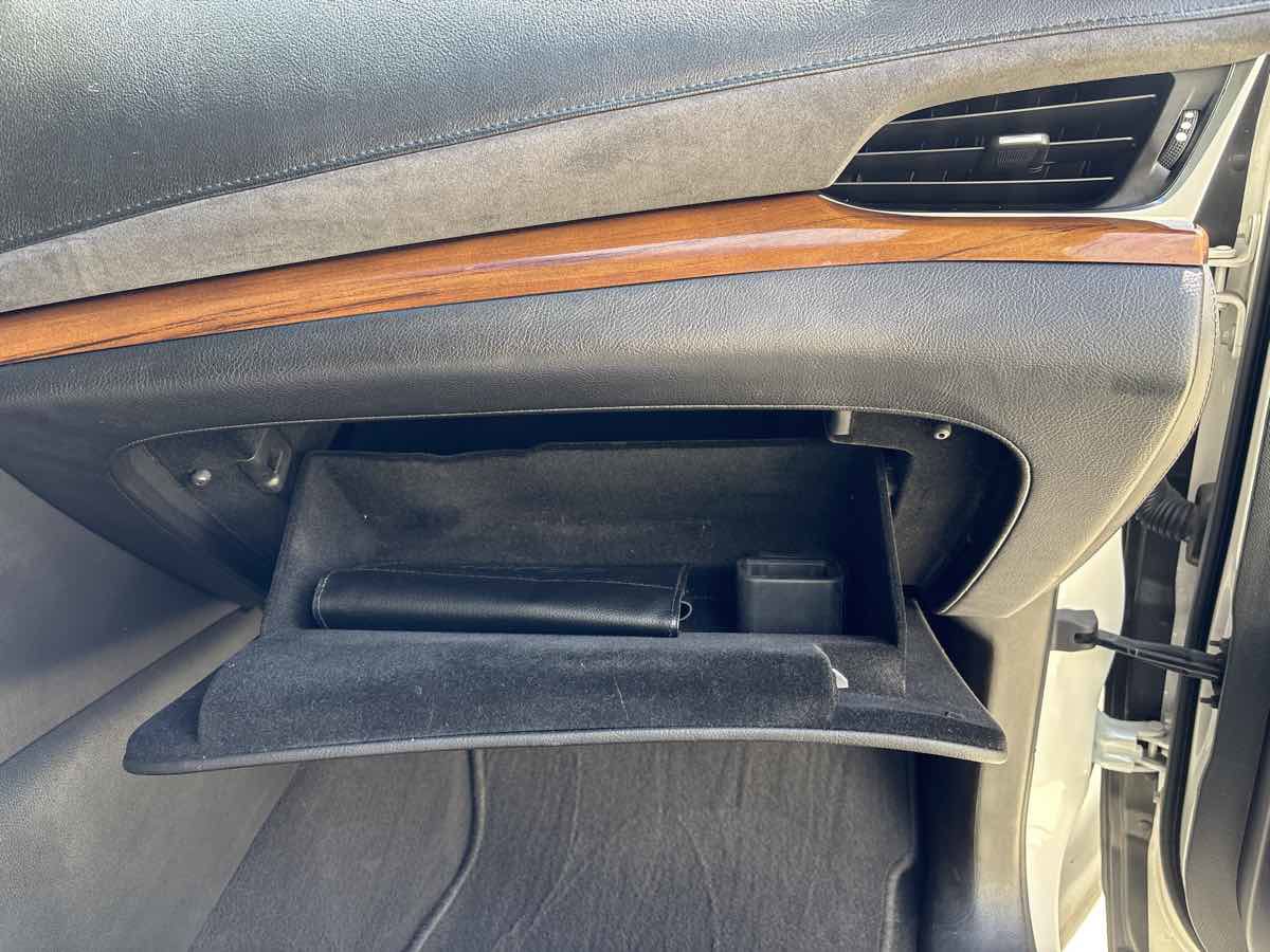 Used 2019 Cadillac Escalade ESV Luxury AWD/4WD image 25