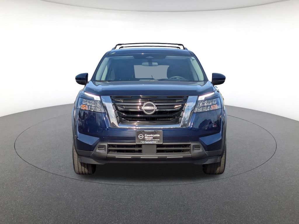 Used 2025 Nissan Pathfinder SV w/ SV Premium Package image 2