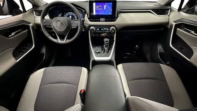 Used 2025 Toyota RAV4 XLE w/ Convenience Package AWD/4WD image 4
