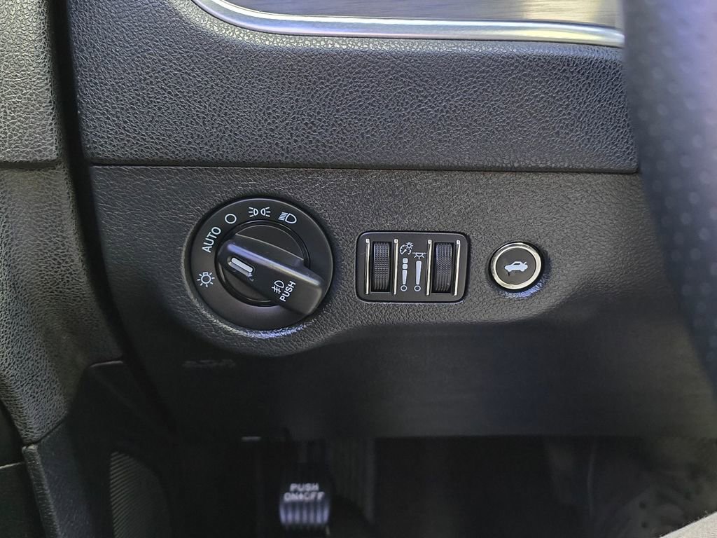 Used 2017 Dodge Charger R/T w/ Plus Group image 30