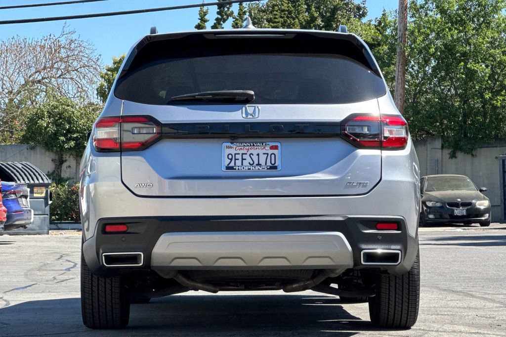 Used 2023 Honda Pilot Elite image 4