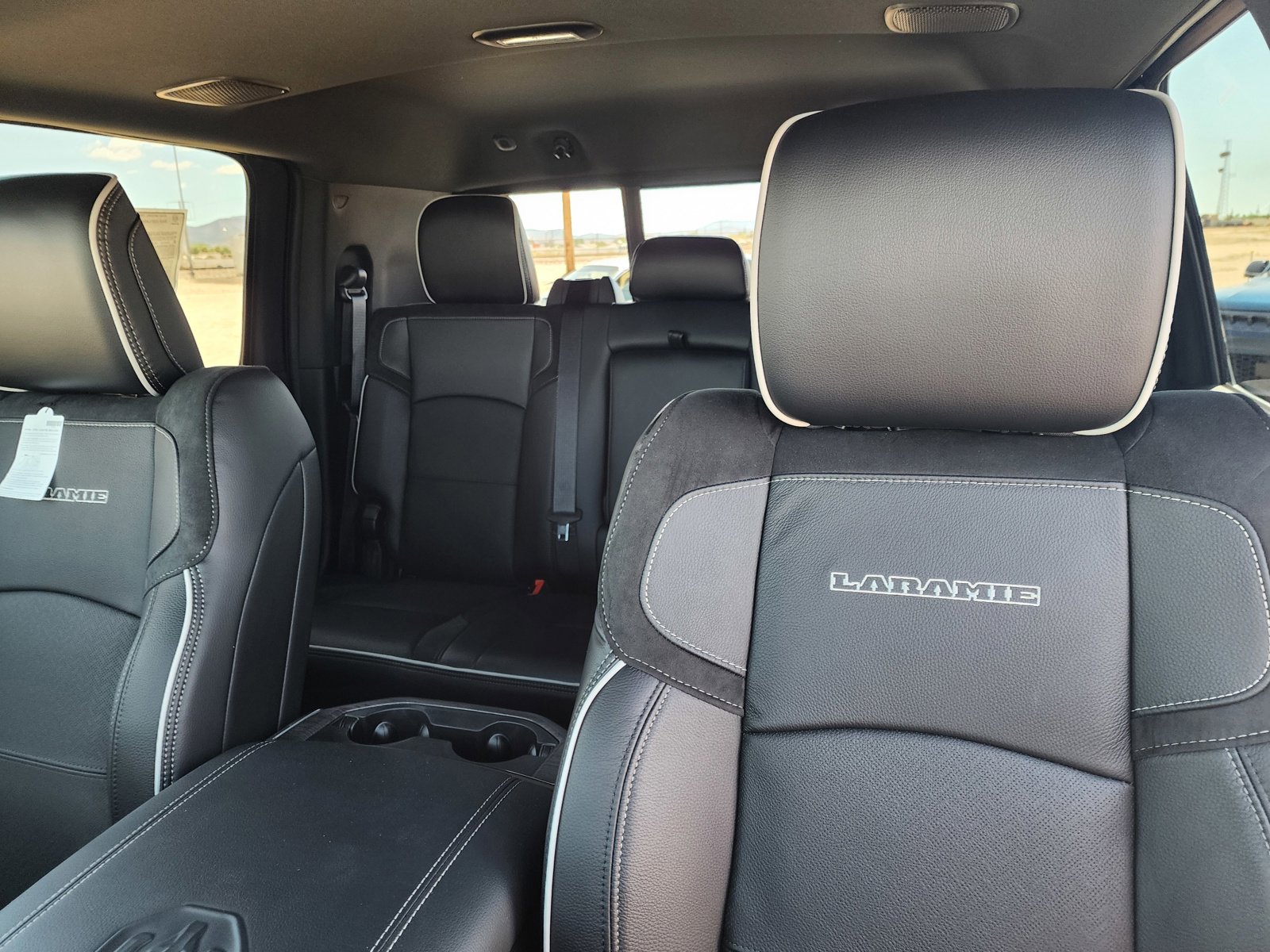 New 2026 RAM 2500 Laramie AWD/4WD image 14