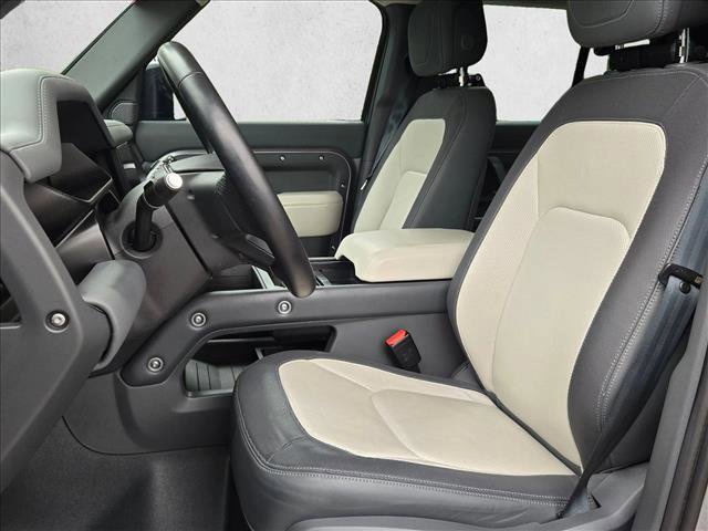 Used 2024 Land Rover Defender 110 X-Dynamic SE image 18