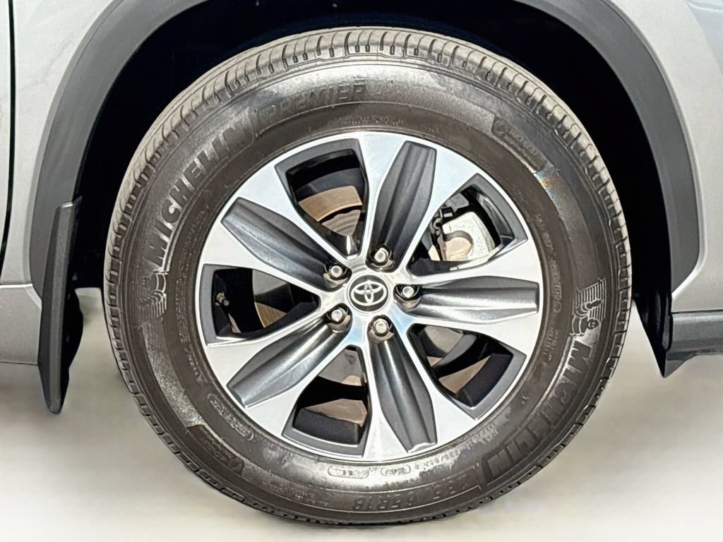Certified 2026 Toyota Highlander XLE AWD/4WD image 33