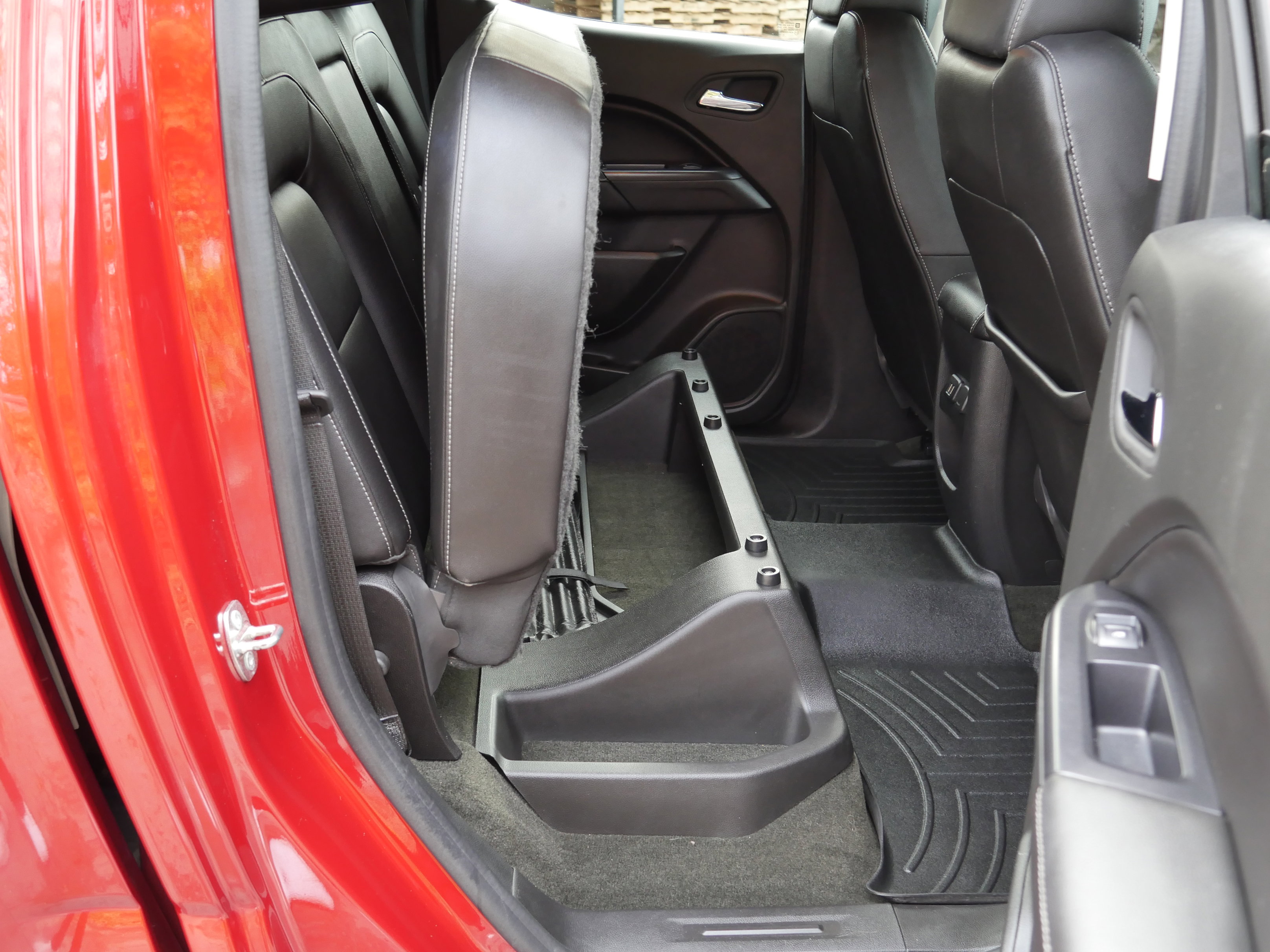 Used 2015 GMC Canyon SLT image 29