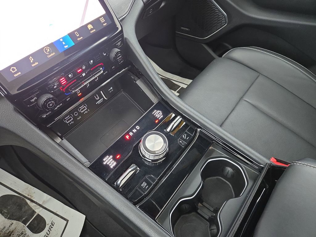 Used 2023 Jeep Grand Cherokee Overland w/ Luxury Tech Group IV image 28